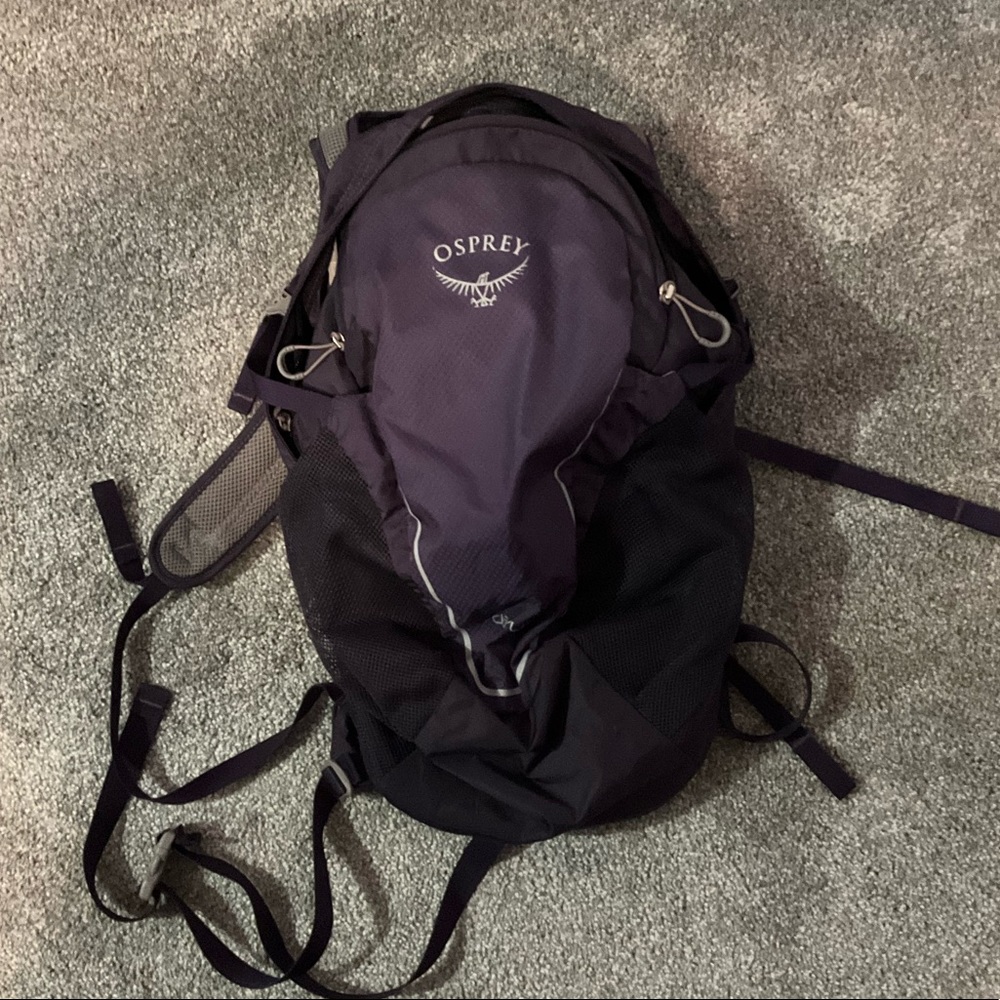 EUC OSPREY BACKPACK